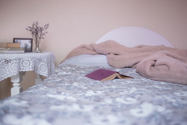 Soveværelsesinspiration: Sådan kan du style en sengekappe fra By Nord
