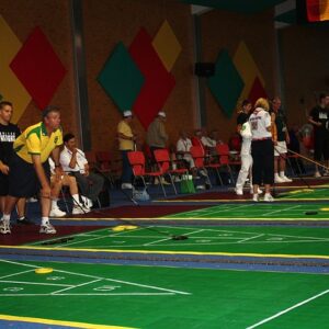 Glem slips og sokker - hvorfor shuffleboard er den ultimative gave til ham